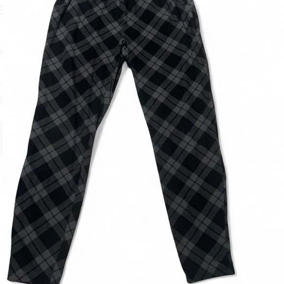 Bobbie Brooks Black and Gray Plaid Joggers - Picture 1 of 2